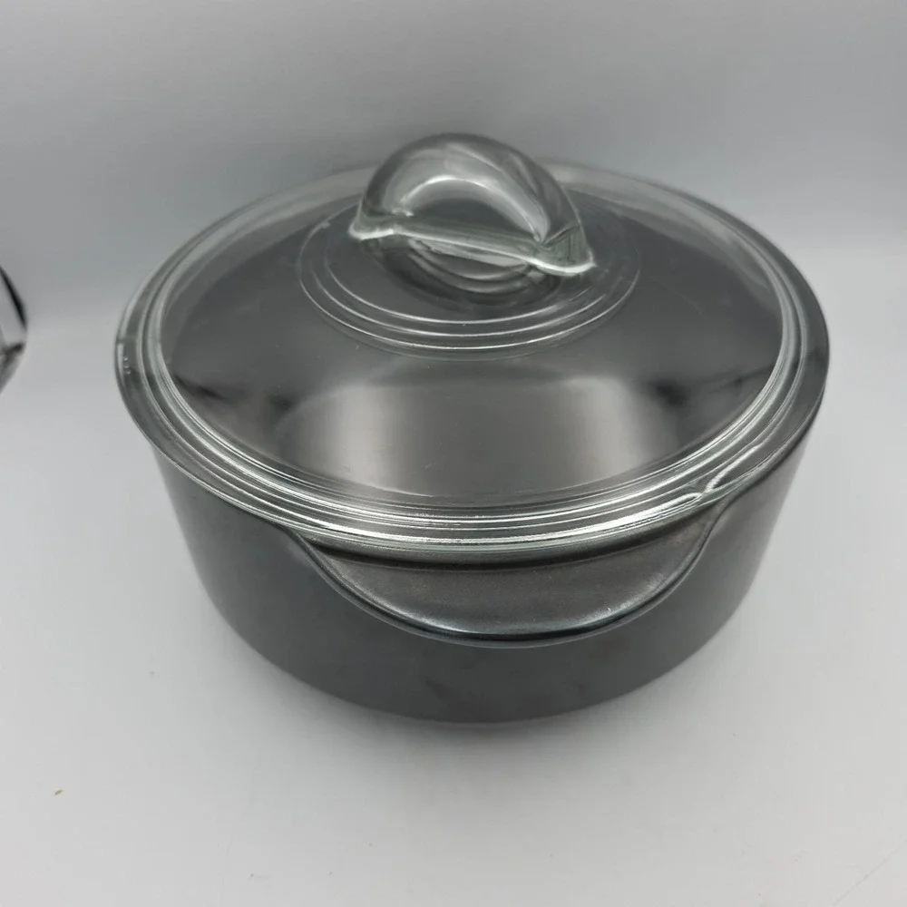 Pampered Chef Rockcrok Dutch Oven Black 4 Qt / 3.8 L with Glass Lid